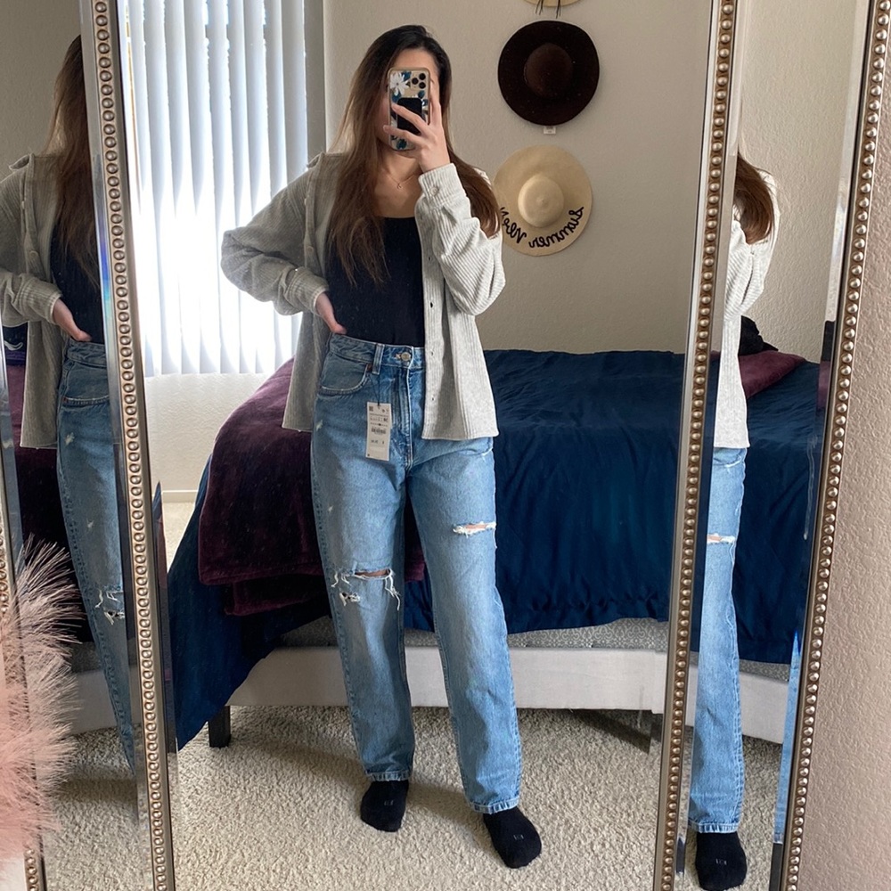 Zara Ripped Classic Mom Fit Jeans